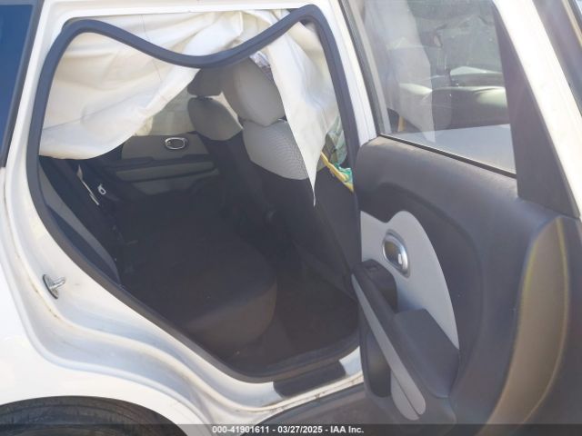 KNDJN2A29F7142929 KIA Soul