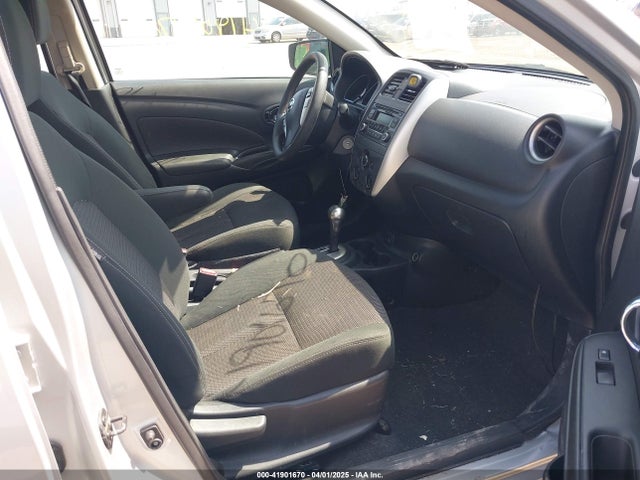 3N1CN7AP5HK449460 Nissan Versa 1.6 Sv