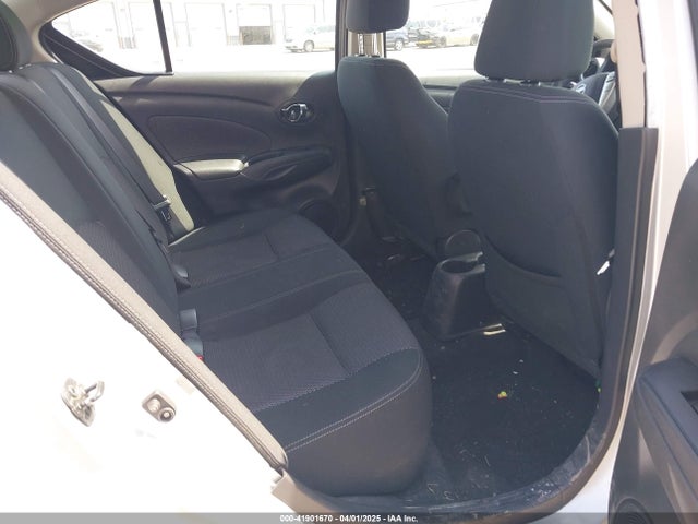 3N1CN7AP5HK449460 Nissan Versa 1.6 Sv
