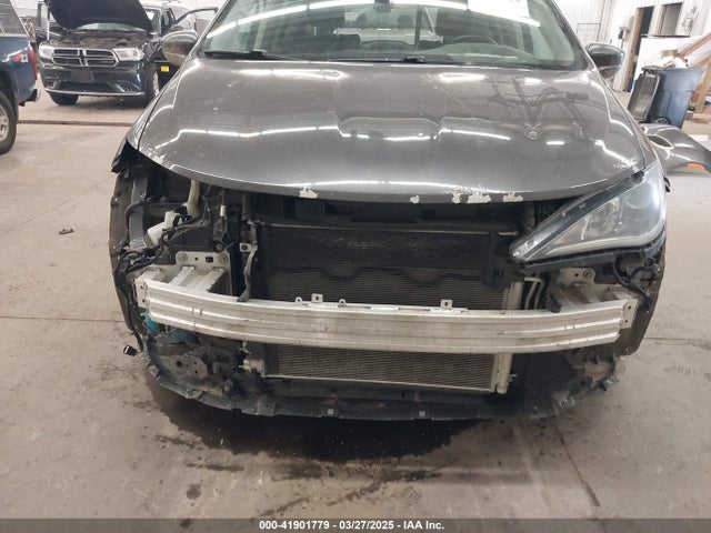 2C4RC1BG1HR794961 Chrysler Pacifica Touring-l