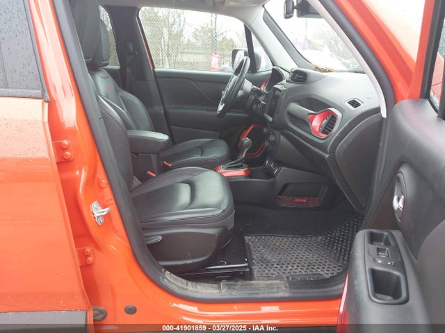 ZACNJBC17KPK30910 Jeep Renegade Trailhawk 4x4