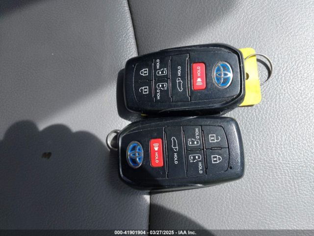 5TDJRKEC4NS096888 Toyota SIENNA XLE