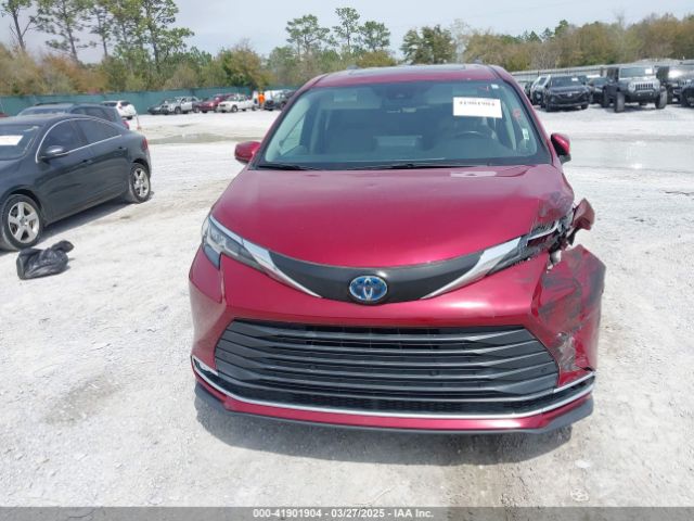 5TDJRKEC4NS096888 Toyota SIENNA XLE