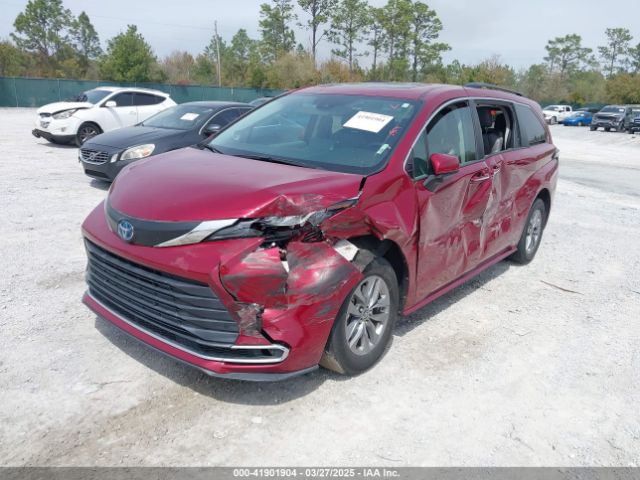 5TDJRKEC4NS096888 Toyota SIENNA XLE