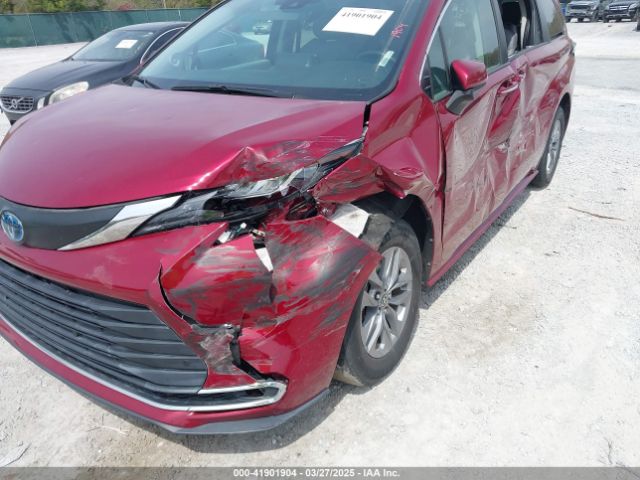 5TDJRKEC4NS096888 Toyota SIENNA XLE