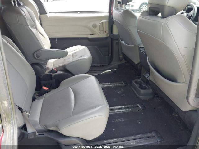 5TDJRKEC4NS096888 Toyota SIENNA XLE