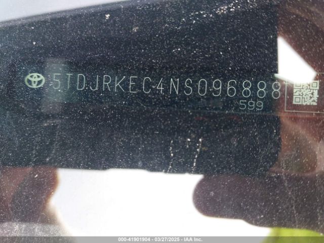 5TDJRKEC4NS096888 Toyota SIENNA XLE