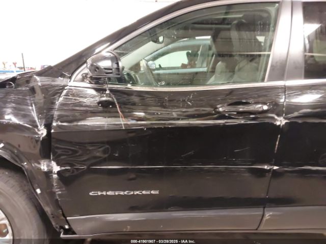 1C4PJMMX2MD221463 Jeep Cherokee Latitude Lux 4x4