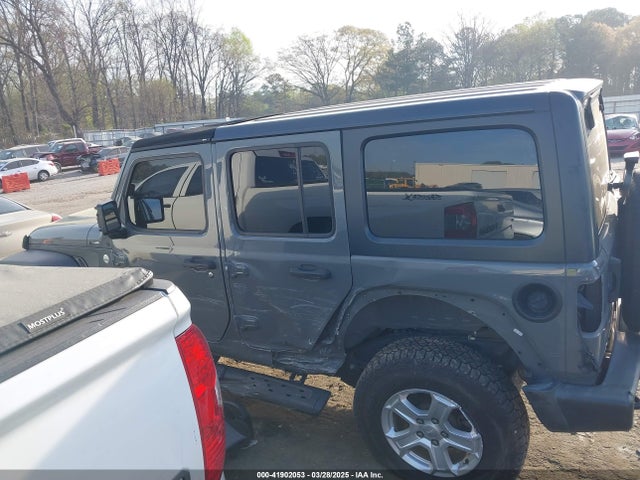 1C4HJXDNXKW521175 Jeep Wrangler Unlimited Sport S 4x4