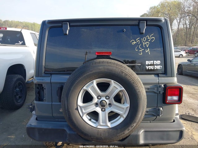 1C4HJXDNXKW521175 Jeep Wrangler Unlimited Sport S 4x4
