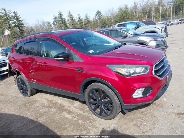 1FMCU9JD6HUA98037 Ford Escape Titanium