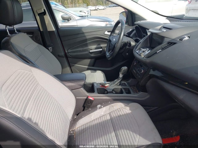 1FMCU9JD6HUA98037 Ford Escape Titanium