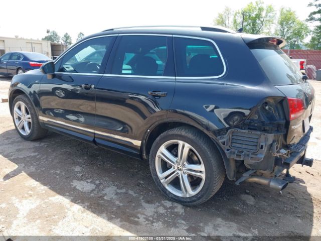 2014 VOLKSWAGEN TOUAREG WVGDF9BP9ED009614 Photo 2