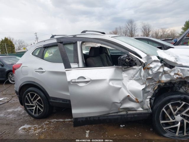 JN1BJ1CR9HW132076 Nissan Rogue Sport Sv
