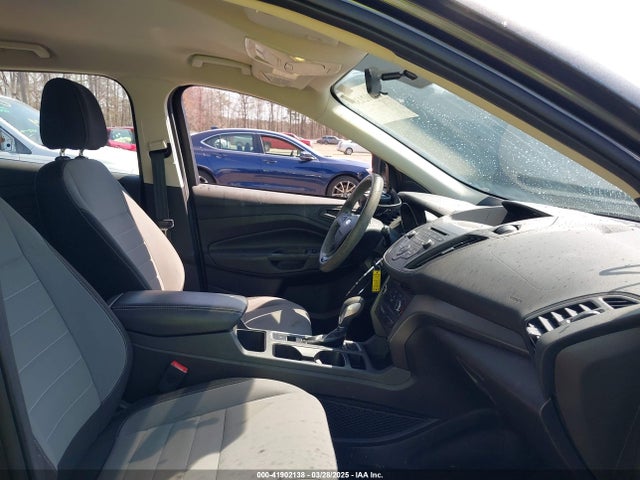 1FMCU0F7XHUC60864 Ford ESCAPE S