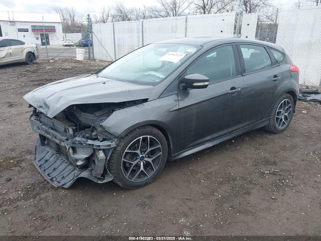 Ford Focus 2015 1FADP3K22FL292048 Image 2