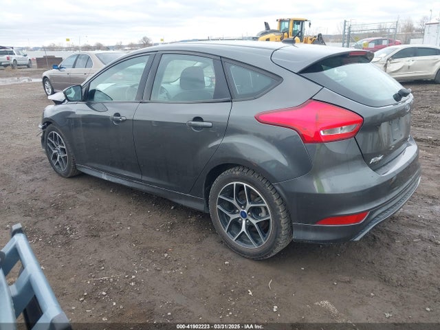 Ford Focus 2015 1FADP3K22FL292048 Image 3