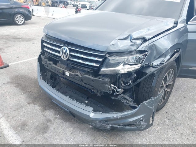 3VV3B7AX9LM061569 Volkswagen Tiguan 2.0t Se/2.0t Se R-line Black/2.0t Sel