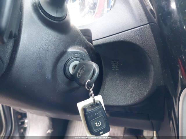 2T1BURHE8KC155695 Toyota COROLLA SE