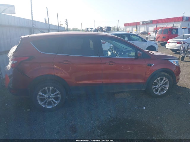 1FMCU0GD4KUA97690 Ford ESCAPE SE
