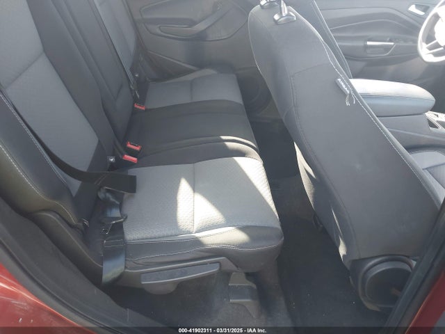 1FMCU0GD4KUA97690 Ford ESCAPE SE