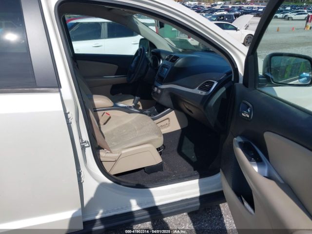 3C4PDCAB9JT444292 Dodge JOURNEY SE
