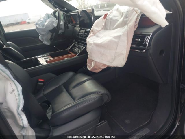 5LMJJ3NG4REL06961 Lincoln Navigator Premiere L