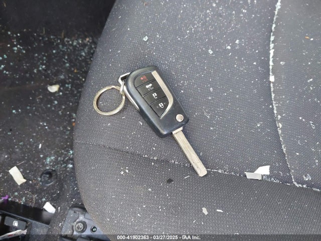 5YFEPRAEXLP092941 Toyota COROLLA LE