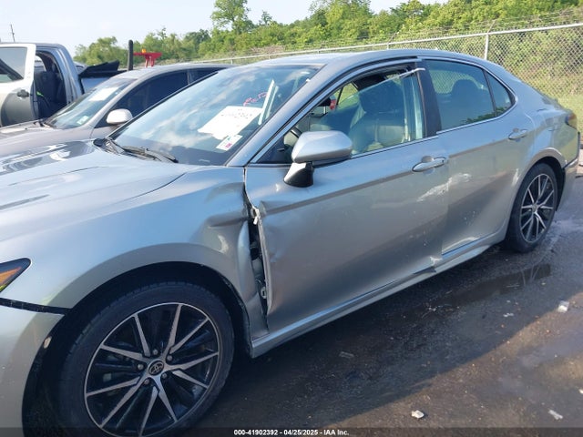 4T1G11AKXMU599663 Toyota CAMRY SE