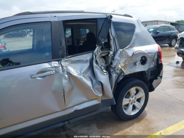 1C4NJCBA2GD600516 Jeep Compass Sport