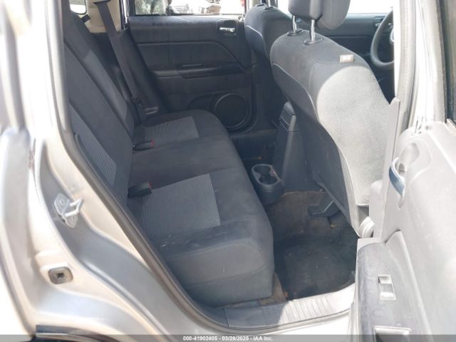 1C4NJCBA2GD600516 Jeep Compass Sport
