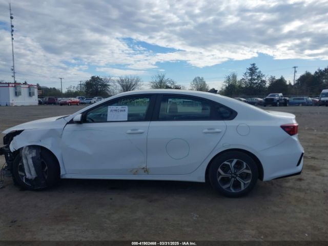 3KPF24AD2KE042693 KIA Forte Lxs