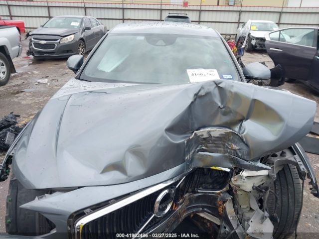 LVY982AK2JP030453 Volvo S90 T5 Momentum