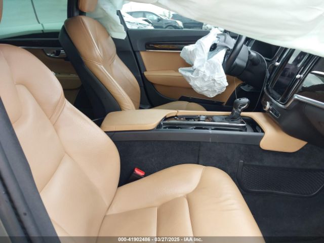 LVY982AK2JP030453 Volvo S90 T5 Momentum