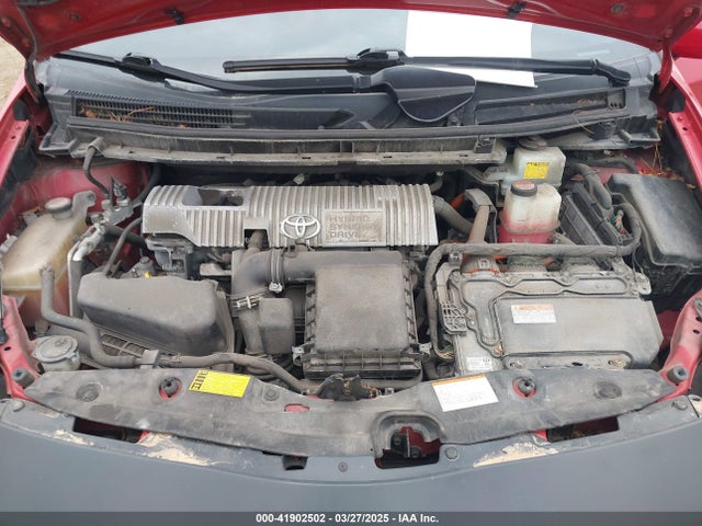 JTDKN3DU4F1895858 Toyota Prius Three