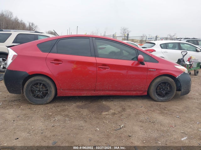 JTDKN3DU4F1895858 Toyota Prius Three