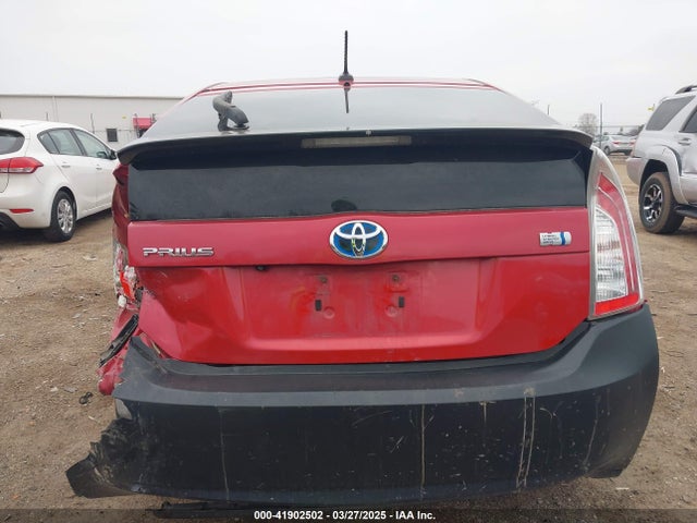 JTDKN3DU4F1895858 Toyota Prius Three