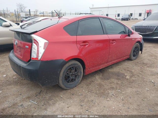 JTDKN3DU4F1895858 Toyota Prius Three
