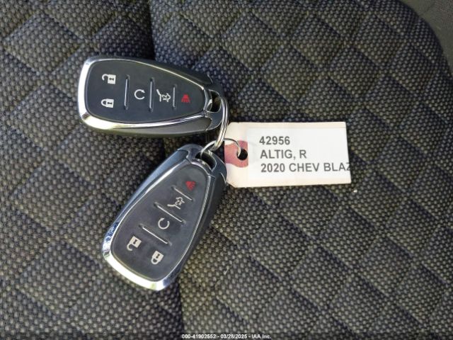 3GNKBHRS8LS615132 Chevrolet Blazer Awd 2lt