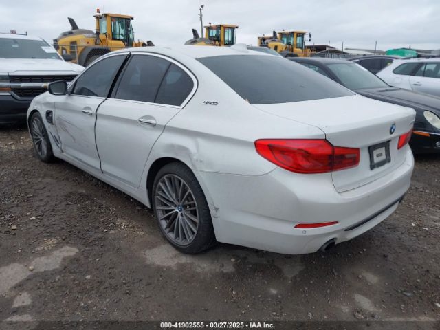 2018 BMW 530E WBAJA9C53JB033042 Photo 2