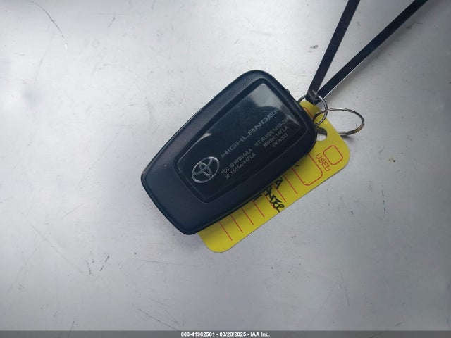 5TDZZRAH7NS101157 Toyota Highlander Le