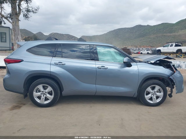 5TDZZRAH7NS101157 Toyota Highlander Le