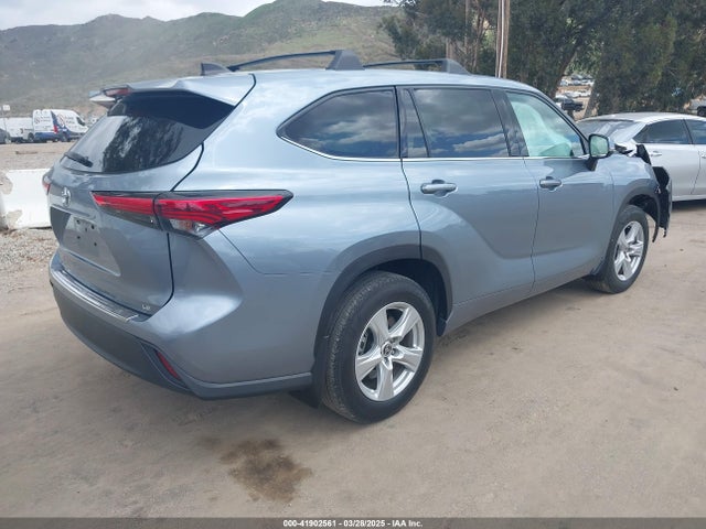 5TDZZRAH7NS101157 Toyota Highlander Le
