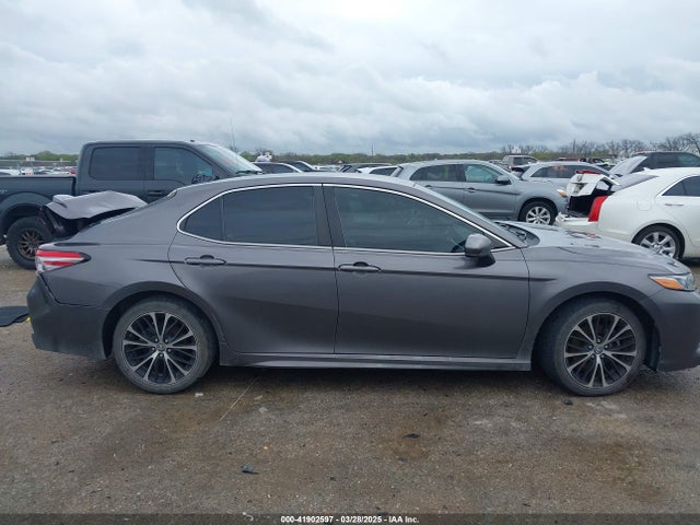 4T1B11HK1JU129954 Toyota CAMRY SE