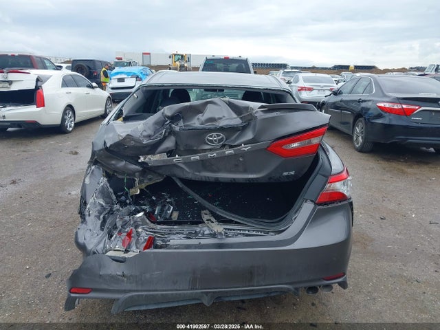 4T1B11HK1JU129954 Toyota CAMRY SE