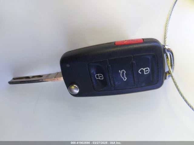 3VWJP7AT6EM601318 Volkswagen Beetle 2.5l