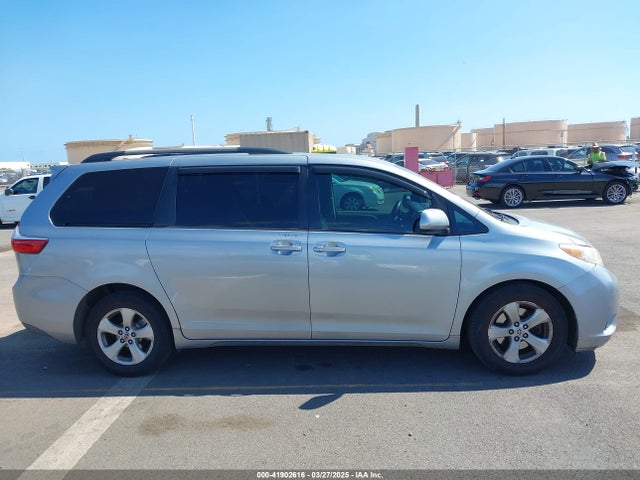 Toyota SIENNA LE 2016 5TDKK3DC6GS693284 Image 13
