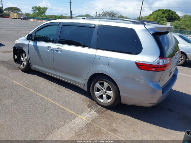 Toyota SIENNA LE 2016 5TDKK3DC6GS693284 Image 3