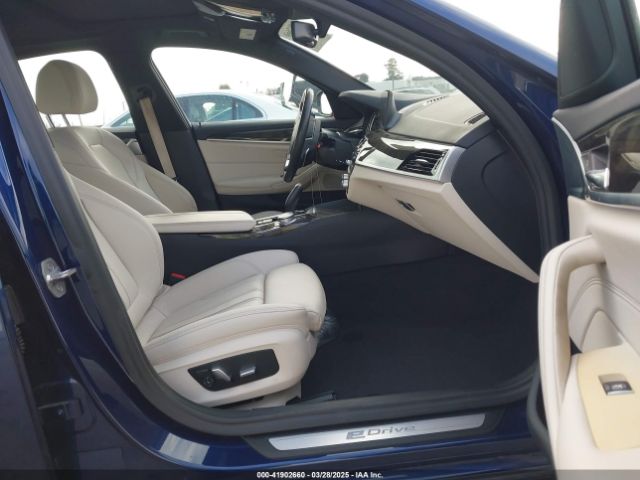 WBAJA9C52KB398782 BMW 530e Iperformance