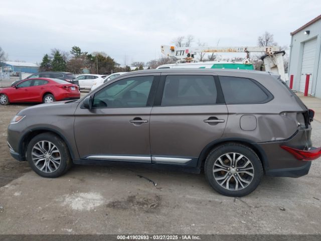 JA4AD2A32GZ048077 Mitsubishi Outlander Es